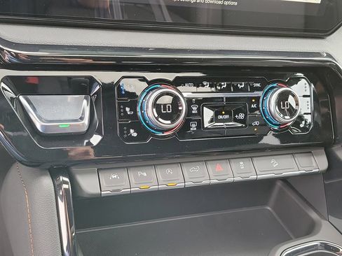 New 2026 GMC Sierra 1500 AT4 w/ AT4 Premium Package image 35