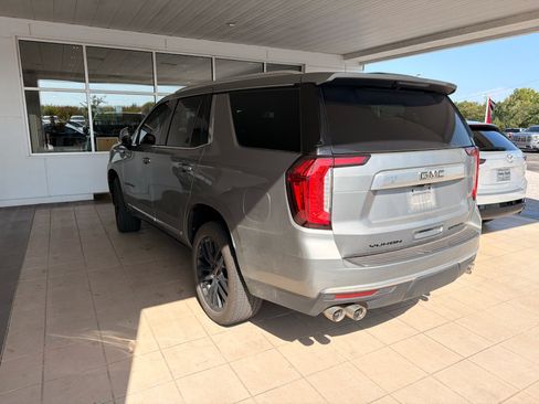 Used 2023 GMC Yukon Denali w/ Advanced Technology Package AWD/4WD image 4