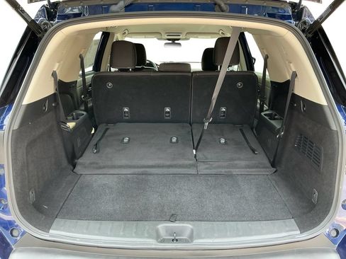 Used 2025 Nissan Pathfinder SV AWD/4WD image 14
