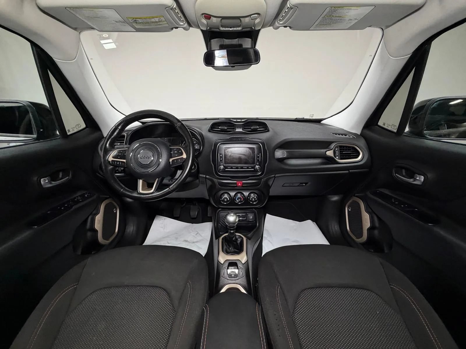 Used 2016 Jeep Renegade 75th Anniversary FWD image 21