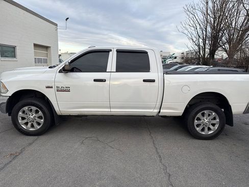 Used 2018 RAM 2500 Tradesman w/ Chrome Appearance Group image 11