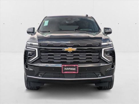 New 2025 Chevrolet Suburban High Country image 8