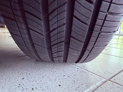 Certified 2025 Lexus ES 350 w/ Premium Package image 17