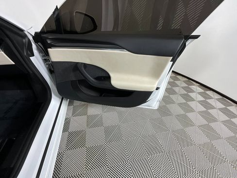 Used 2021 Tesla Model S Plaid image 20