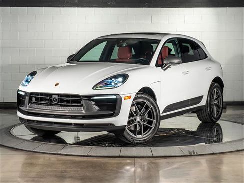 Used 2025 Porsche Macan Turbo image 1