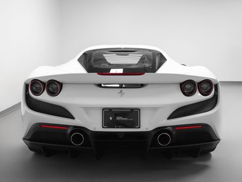 Certified 2020 Ferrari F8 Tributo RWD image 33