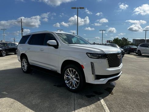 Used 2022 Cadillac Escalade Premium Luxury image 3