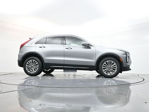 Used 2024 Cadillac XT4 Premium Luxury image 32