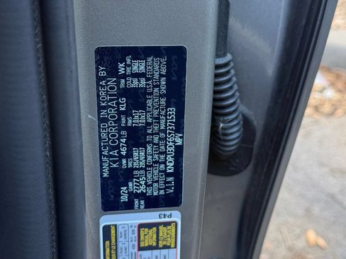Used 2025 Kia Sportage LX FWD image 28