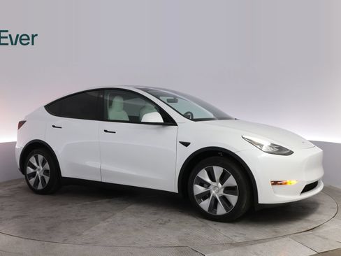 Used 2023 Tesla Model Y Long Range AWD/4WD image 14