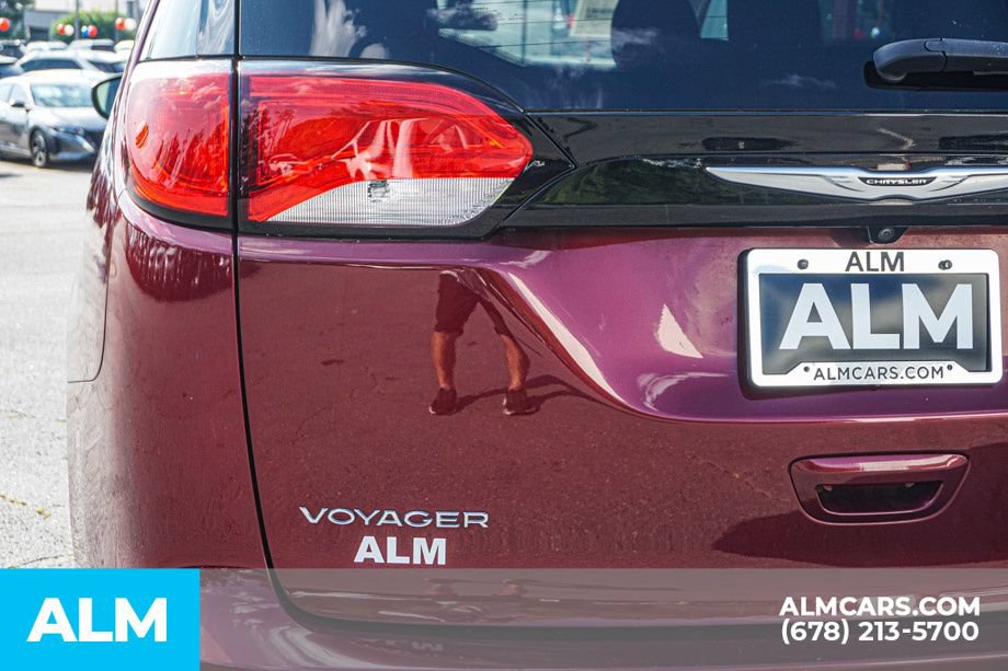 Used 2022 Chrysler Voyager LX FWD image 12