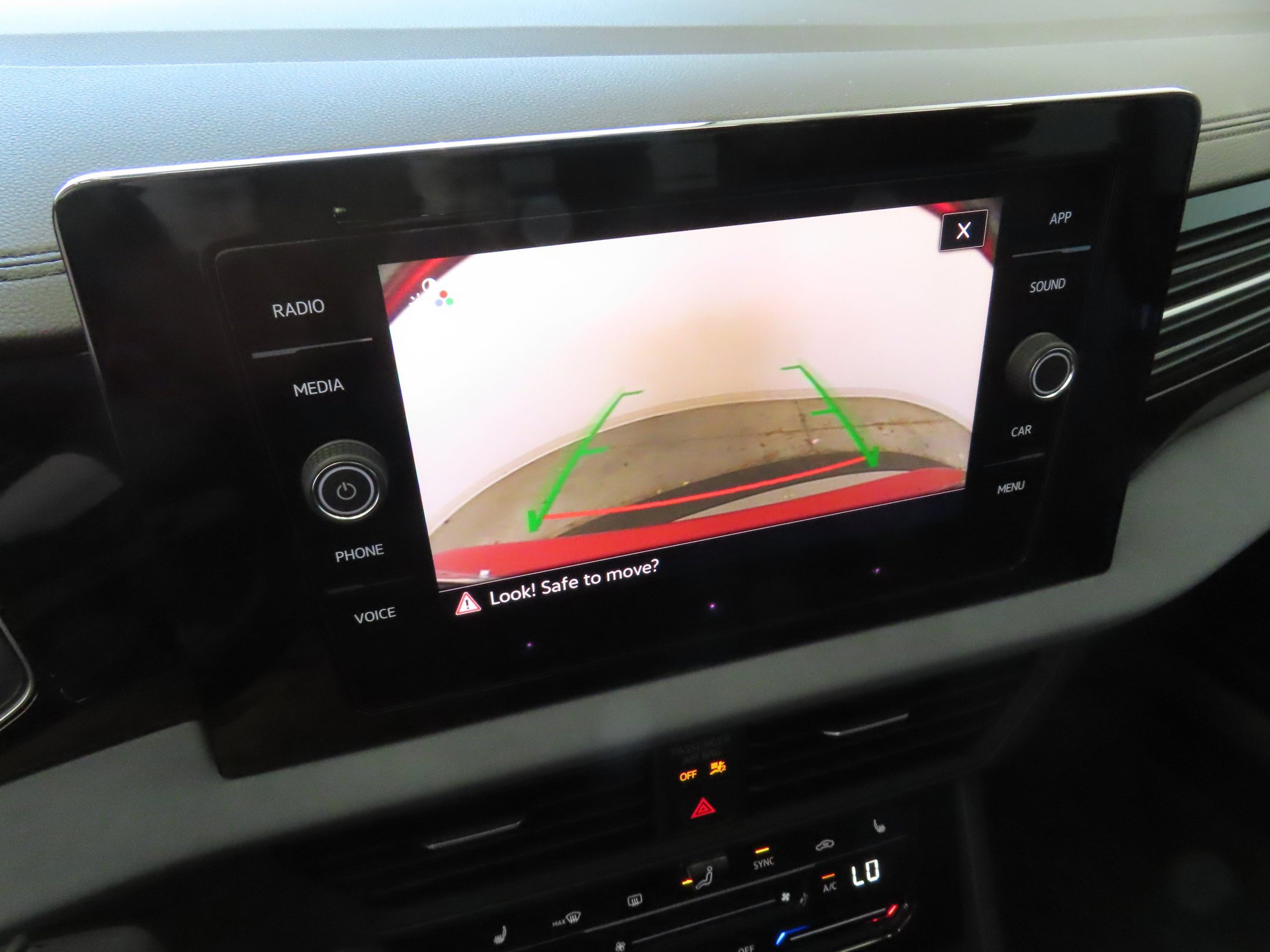 Used 2026 Volkswagen Jetta SE FWD image 18
