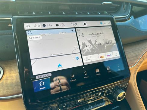 New 2025 Jeep Grand Cherokee Summit image 22