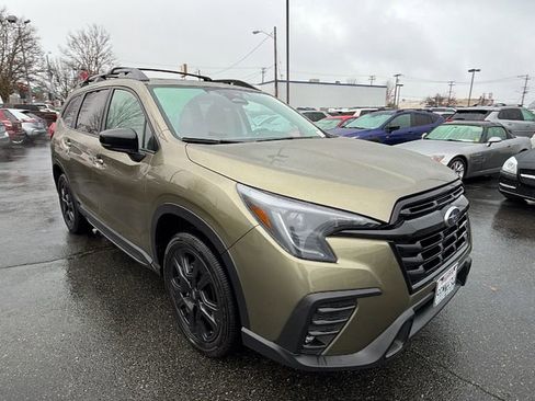 Used 2025 Subaru Ascent Onyx Edition image 2