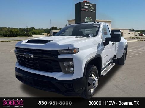 Used 2025 Chevrolet Silverado 3500 W/T AWD/4WD image 3