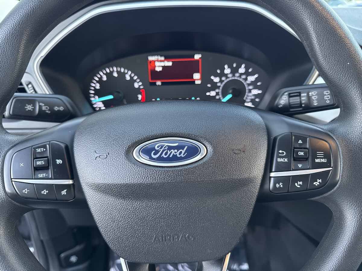 Used 2022 Ford Escape SE FWD image 25