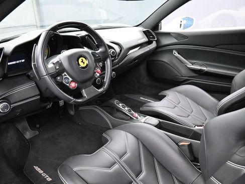 Used 2017 Ferrari 488 GTB image 4