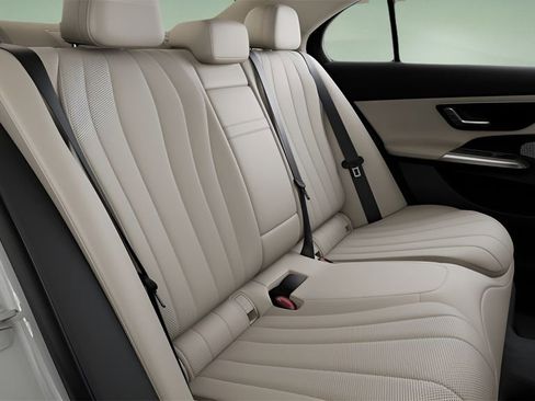 Used 2025 Mercedes-Benz E 350 Sedan image 20