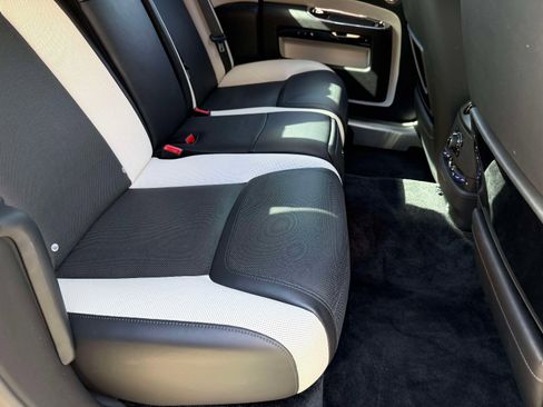 Used 2020 Rolls-Royce Ghost Black Badge image 33