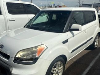 Used 2011 Kia Soul + FWD video 1