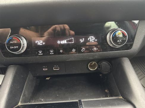 Used 2022 Mitsubishi Outlander ES image 27