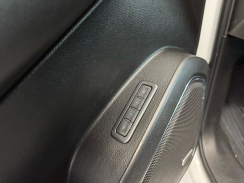 Used 2020 Chevrolet Suburban LT image 38