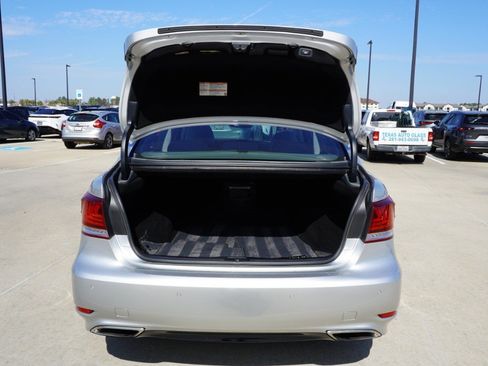 Used 2017 Lexus LS 460 w/ Comfort Package image 39