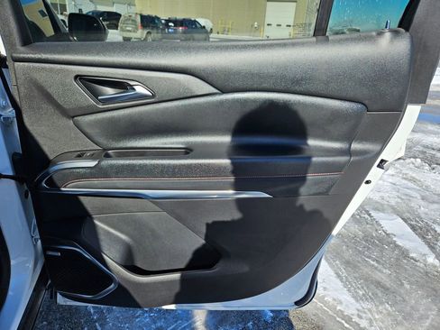 Used 2024 Chevrolet Traverse RS AWD/4WD image 31