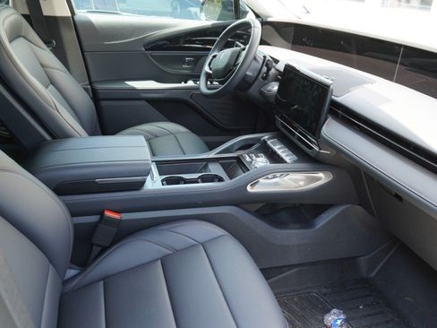 Used 2026 Lincoln Nautilus Premier AWD/4WD image 10