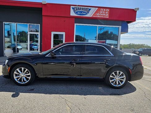 Used 2016 Chrysler 300 Limited AWD/4WD image 2