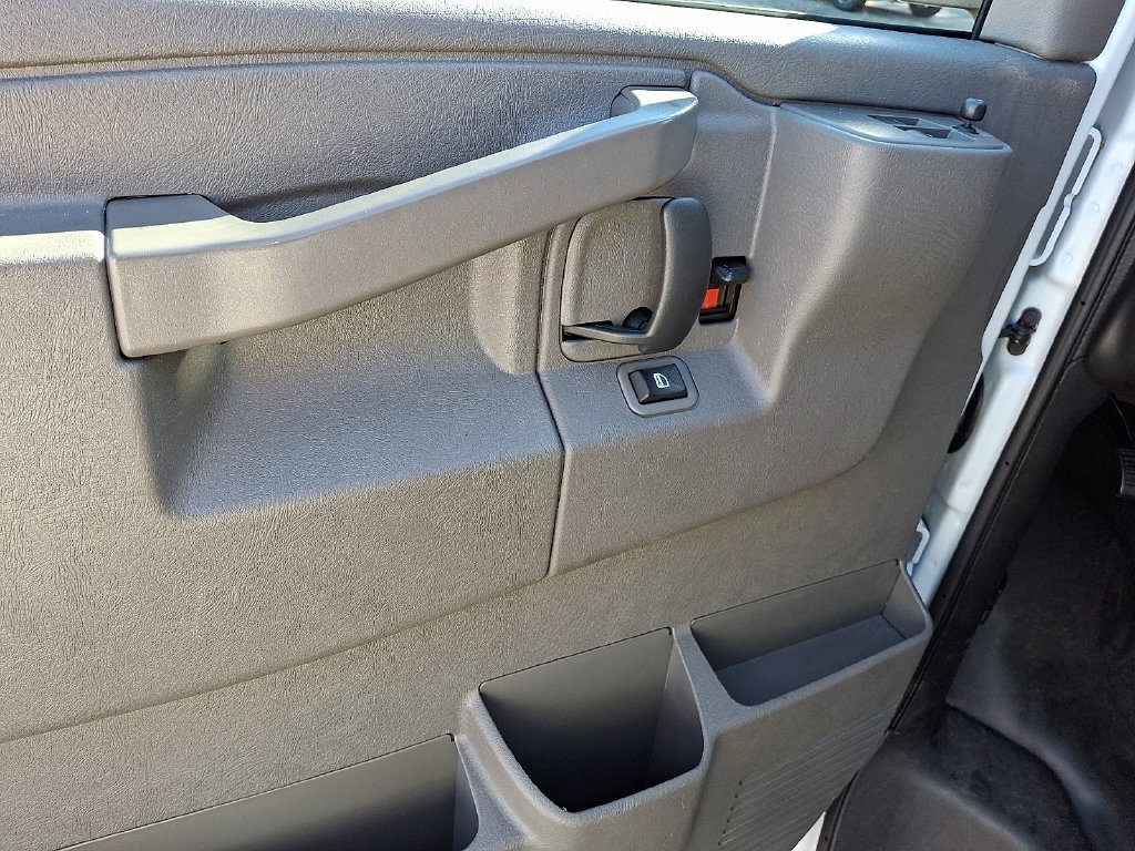 Used 2025 GMC Savana 2500 w/ Driver Convenience Package RWD image 18