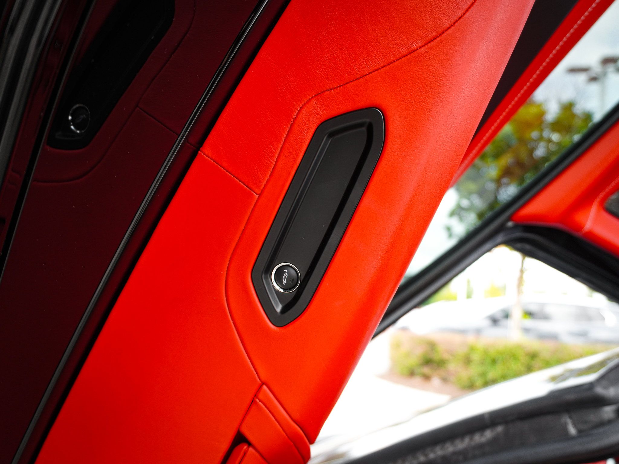 Used 2019 McLaren 720S RWD image 18