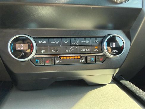 Used 2019 Ford Expedition Max XLT w/ Equipment Group 202A RWD image 16