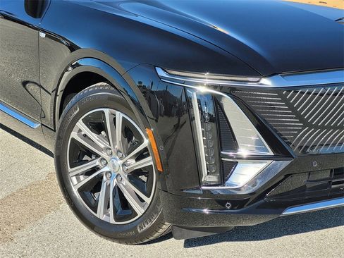 New 2026 Cadillac Lyriq Premium Luxury image 6