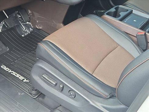 New 2026 Honda Odyssey Elite image 4