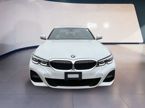 Used 2022 BMW 330i xDrive Sedan w/ M Sport Package AWD/4WD image 8