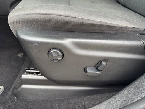 Used 2020 Jeep Grand Cherokee Laredo RWD image 15