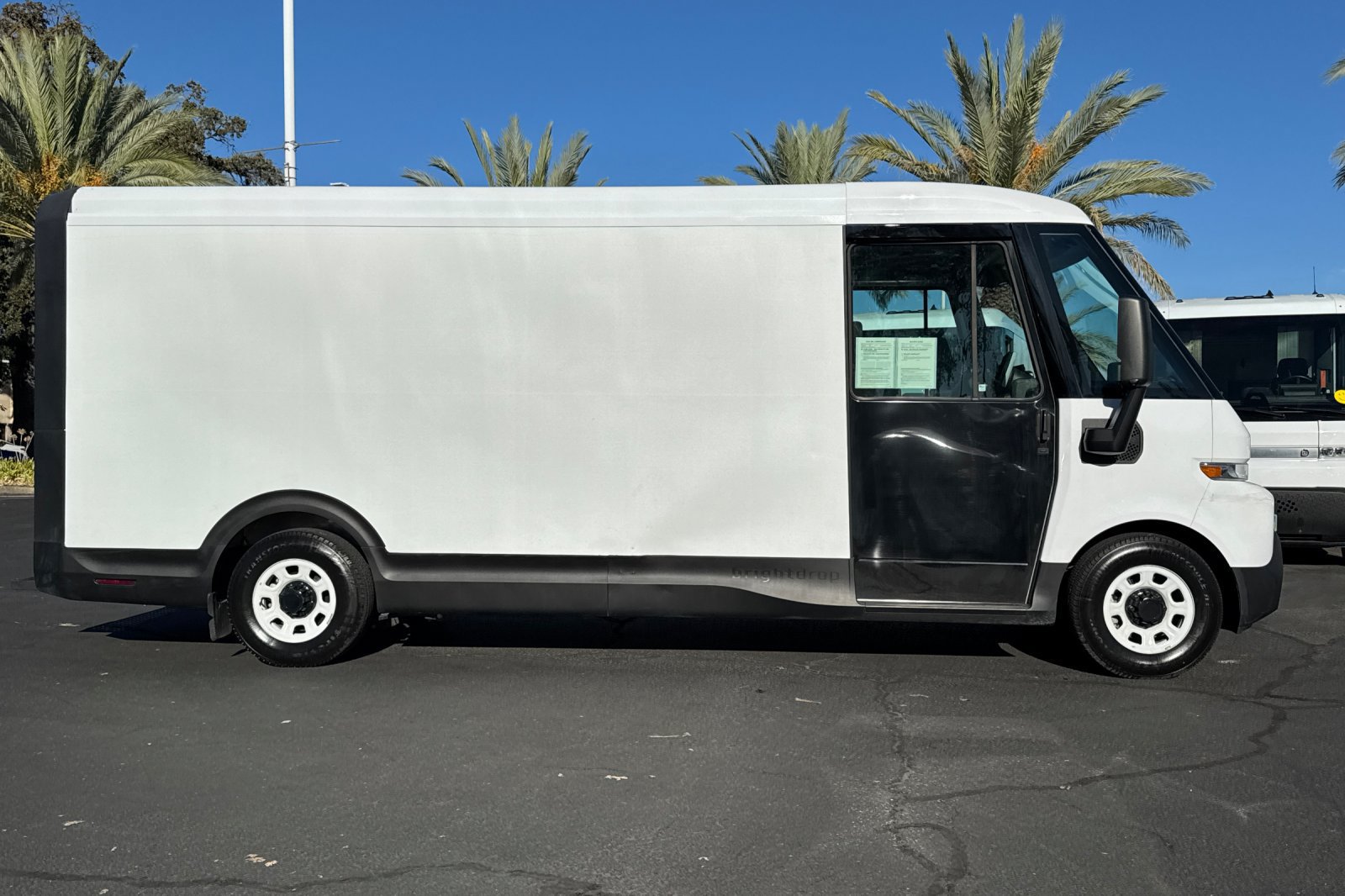 Used 2023 Chevrolet Brightdrop 600 w/ Active Safety Package 2 AWD/4WD image 2