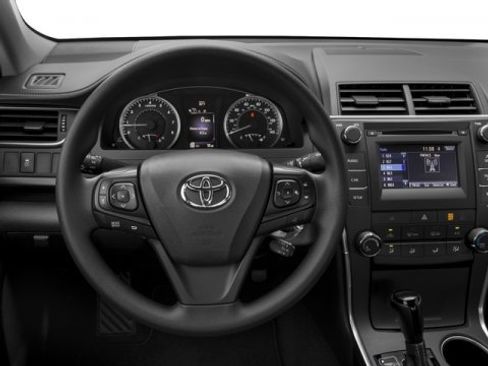 Used 2016 Toyota Camry XSE FWD image 10