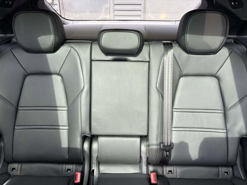 New 2026 Porsche Cayenne Coupe AWD/4WD image 39