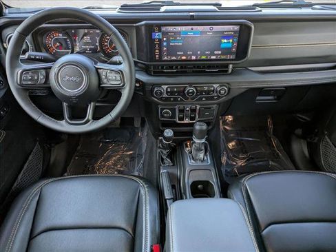 Certified 2025 Jeep Gladiator Sport image 14