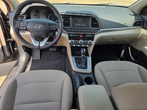 Used 2020 Hyundai Elantra SE FWD image 8