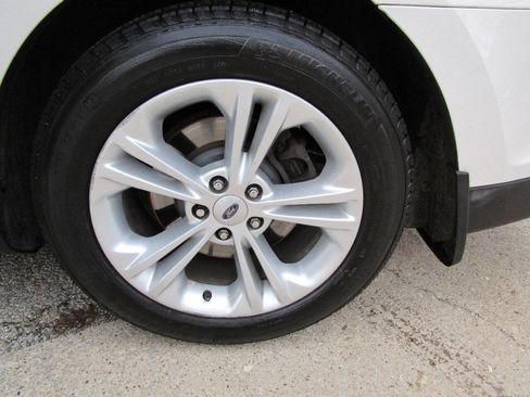 Used 2016 Ford Taurus SEL w/ Equipment Group 201A image 18