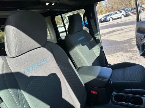 Used 2025 Jeep Wrangler Unlimited Rubicon 4xe w/ Safety Group AWD/4WD image 36