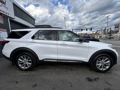 Used 2020 Ford Explorer XLT w/ Equipment Group 202A AWD/4WD image 4