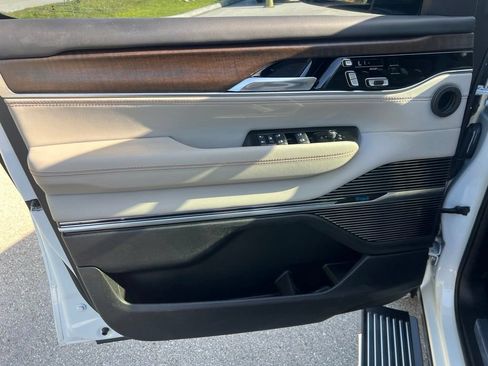 Certified 2022 Jeep Grand Wagoneer Series I AWD/4WD image 43