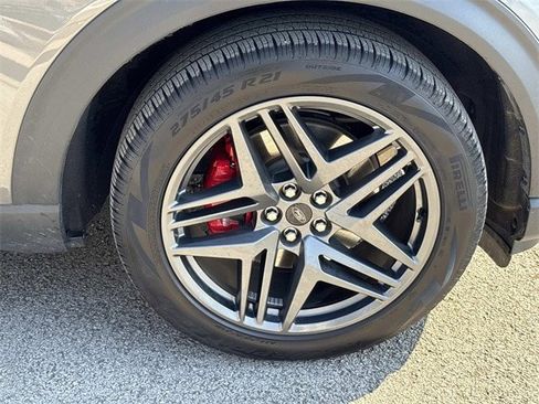 Certified 2025 Ford Explorer ST image 9