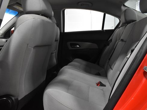 Used 2015 Chevrolet Cruze LT image 4