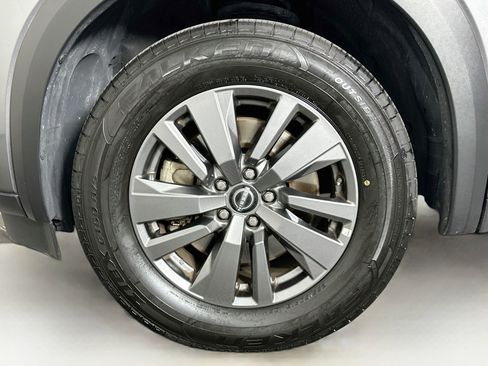 Used 2025 Nissan Pathfinder SV AWD/4WD image 11
