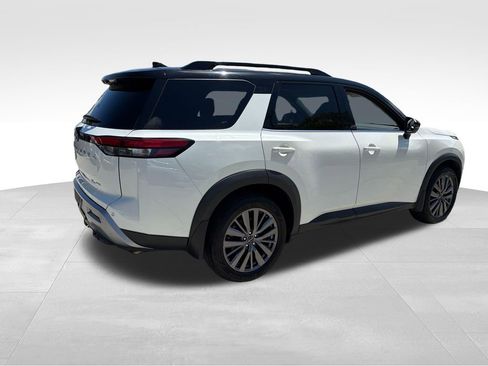 Used 2023 Nissan Pathfinder SL w/ SL Premium Package AWD/4WD image 12